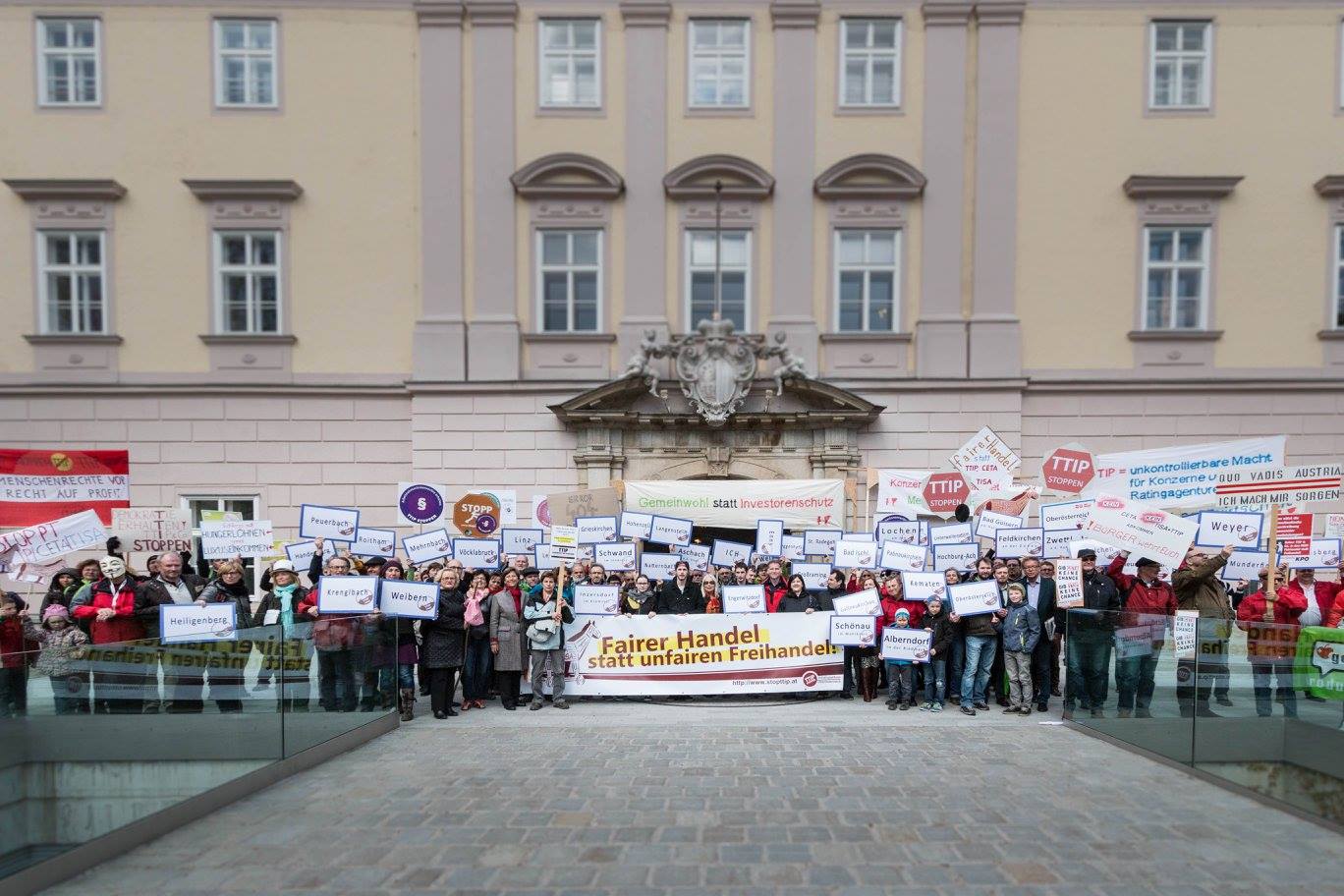 CETA stoppen & TTIP zurück an den Start! Aktion im OÖ-Landtag